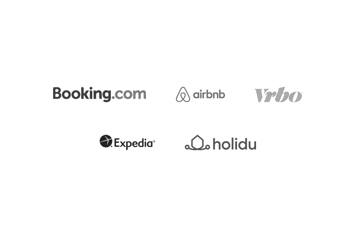 Logotipos de Booking.com, Airbnb, Vrbo, Expedia y Holidu
